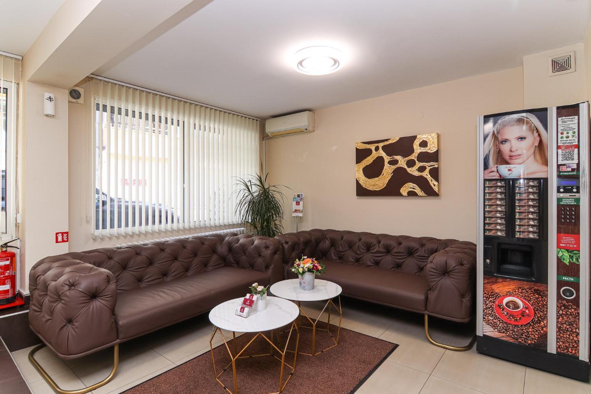 Family Hotel Madrid София Экстерьер фото