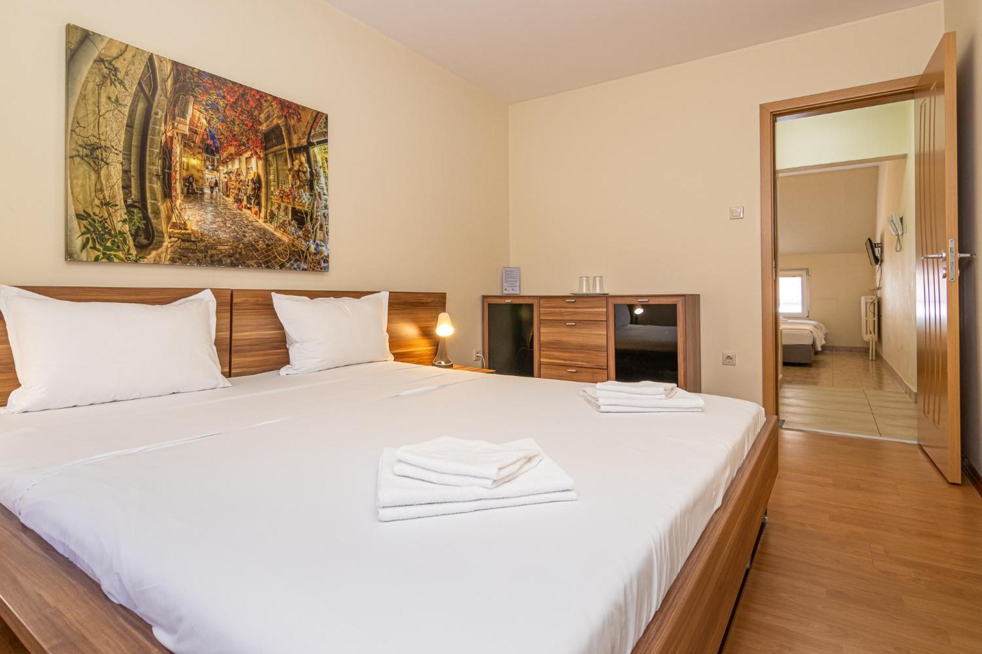 Family Hotel Madrid София Экстерьер фото