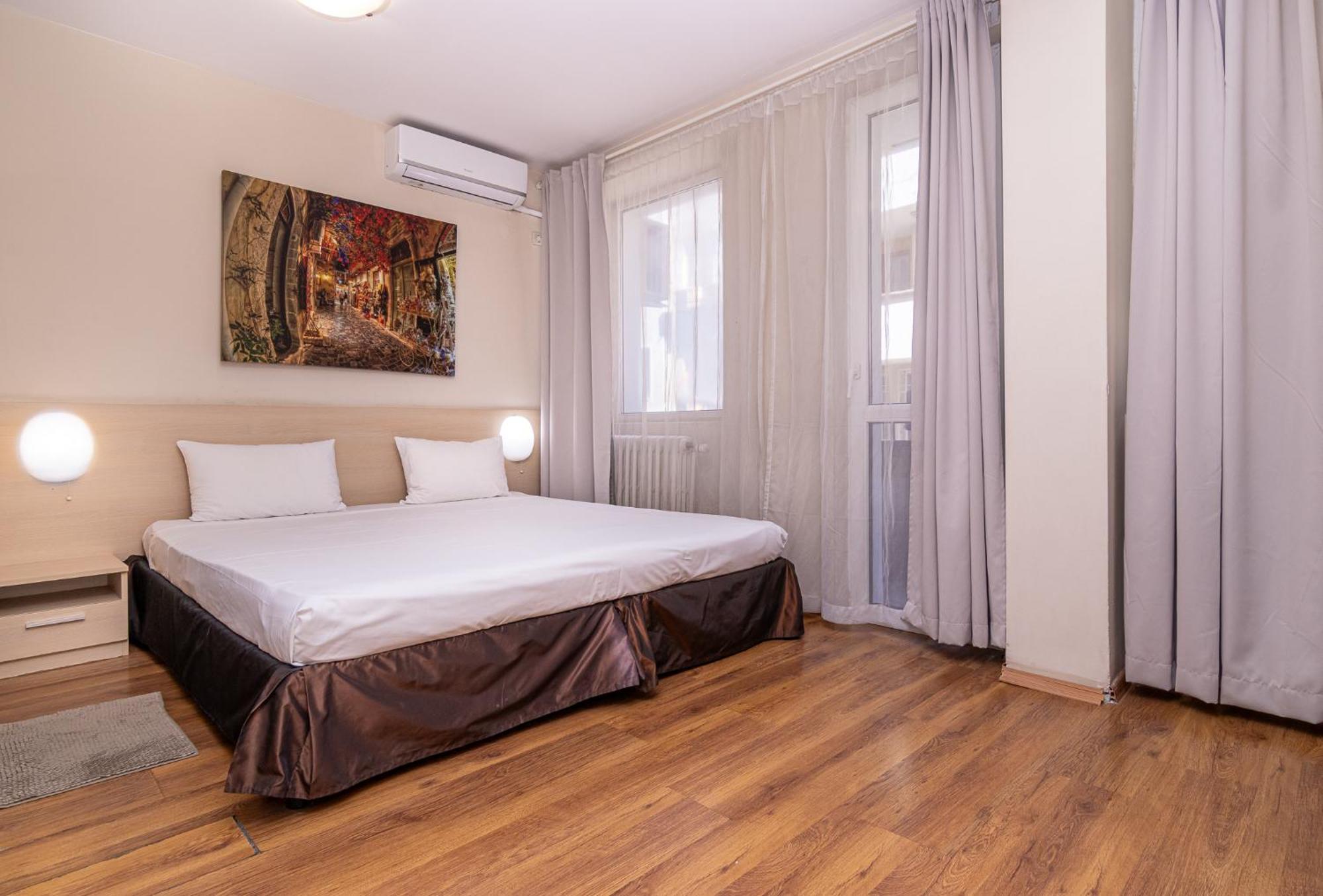 Family Hotel Madrid София Экстерьер фото