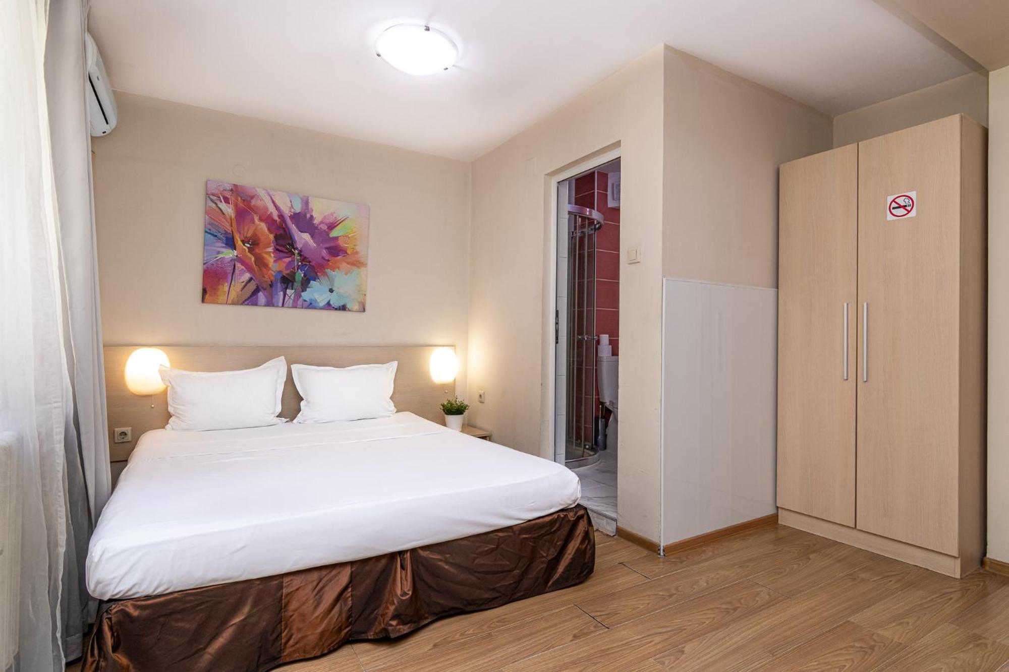 Family Hotel Madrid София Экстерьер фото