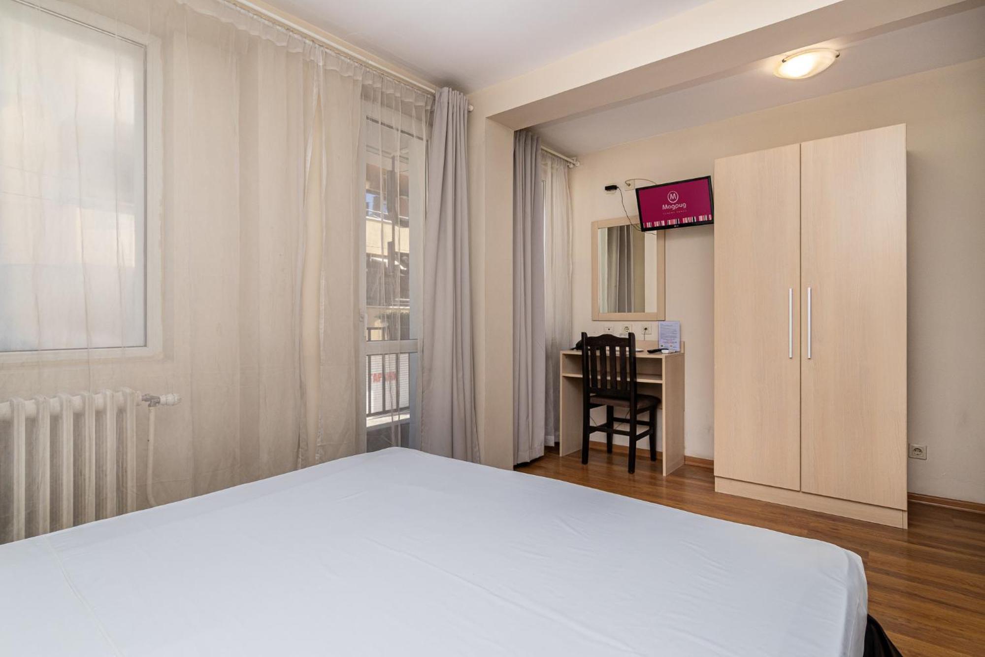 Family Hotel Madrid София Экстерьер фото